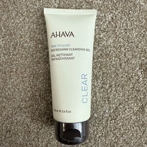 AHAVA Time to Clear Refreshing Cleansing Gel - Cream and Black